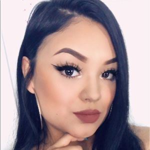 Meet your Posher, Adriana